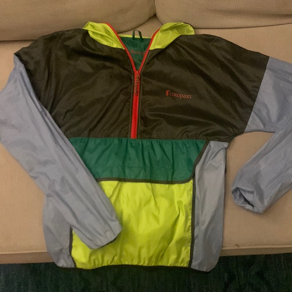 Cotopaxi wind breaker